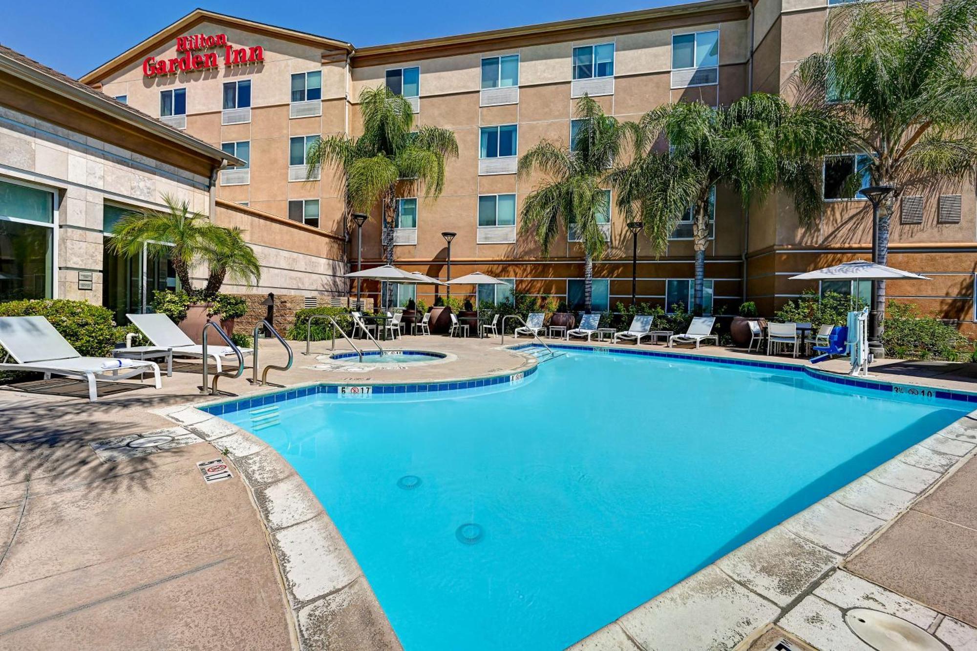 Hilton Garden Inn Сан-Бернардино Экстерьер фото