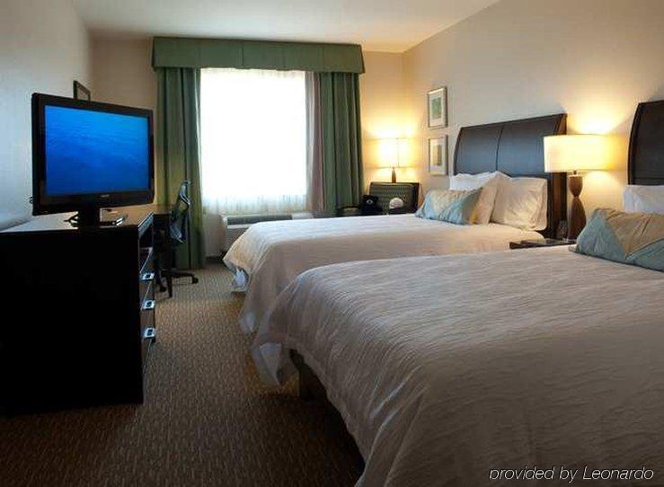 Hilton Garden Inn Сан-Бернардино Номер фото