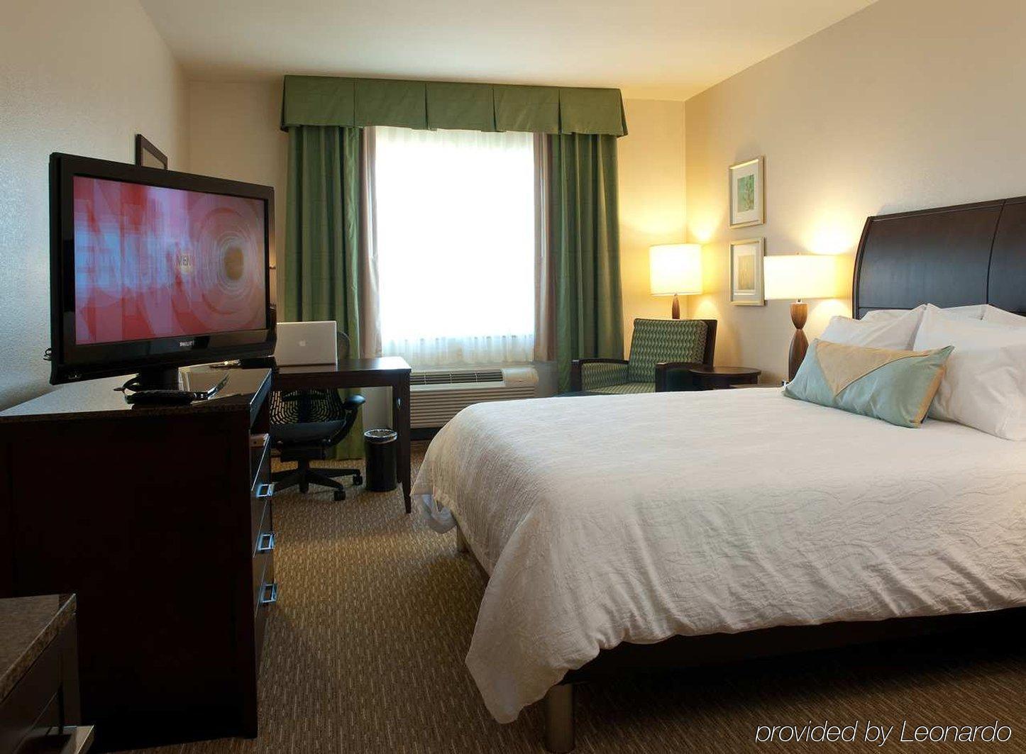 Hilton Garden Inn Сан-Бернардино Номер фото