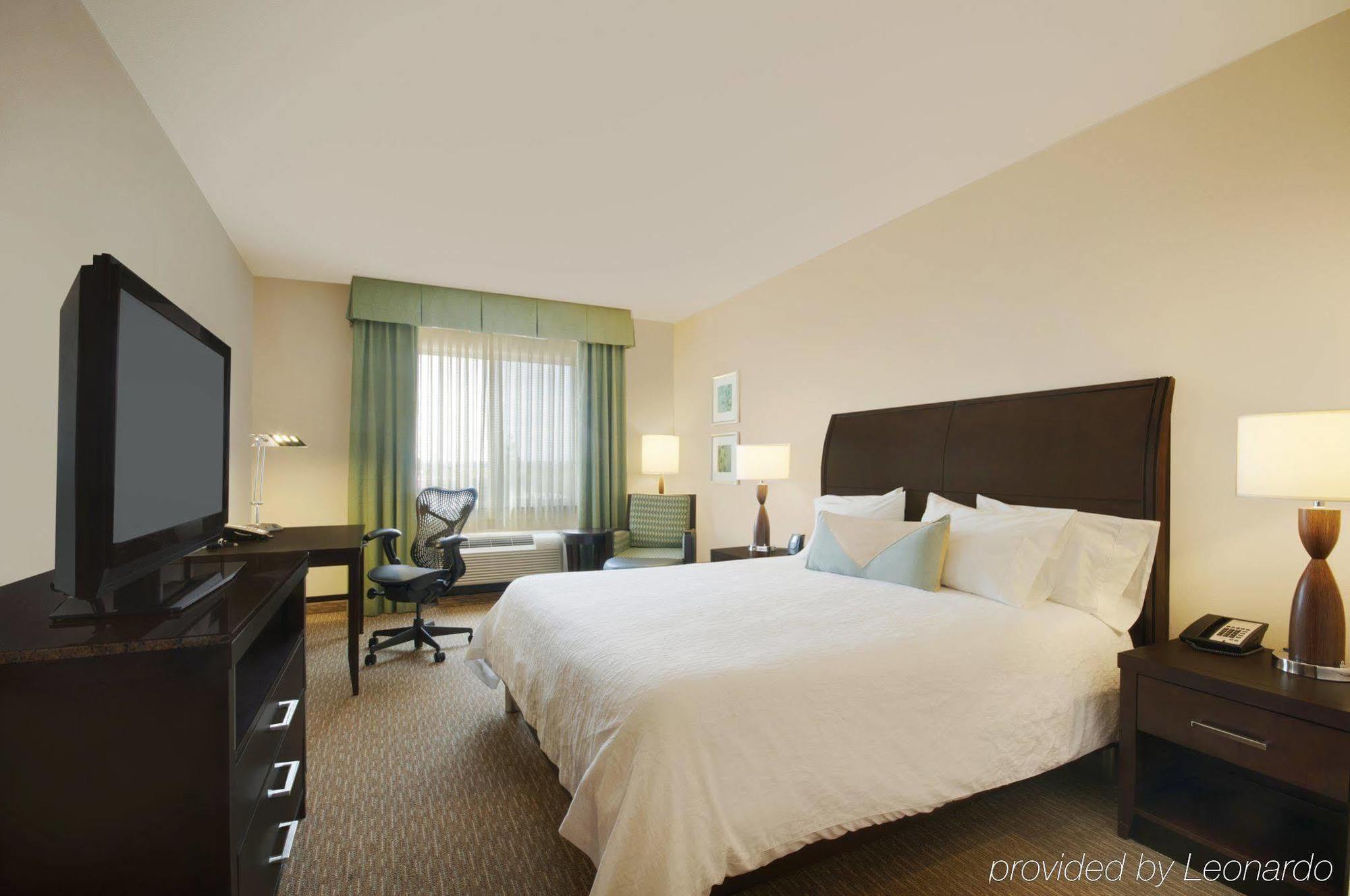 Hilton Garden Inn Сан-Бернардино Номер фото