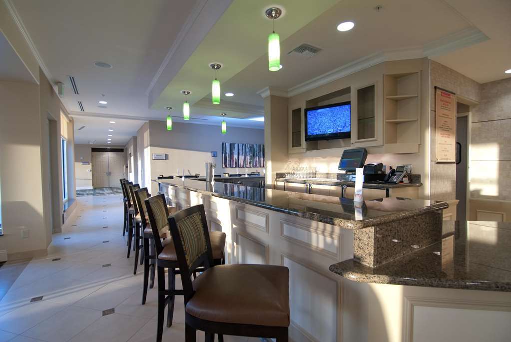 Hilton Garden Inn Сан-Бернардино Ресторан фото